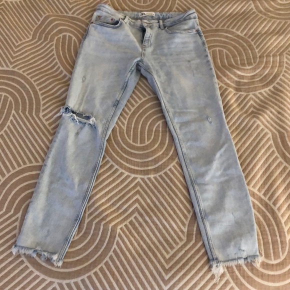 Light Wash Ripped Skinny Jeans